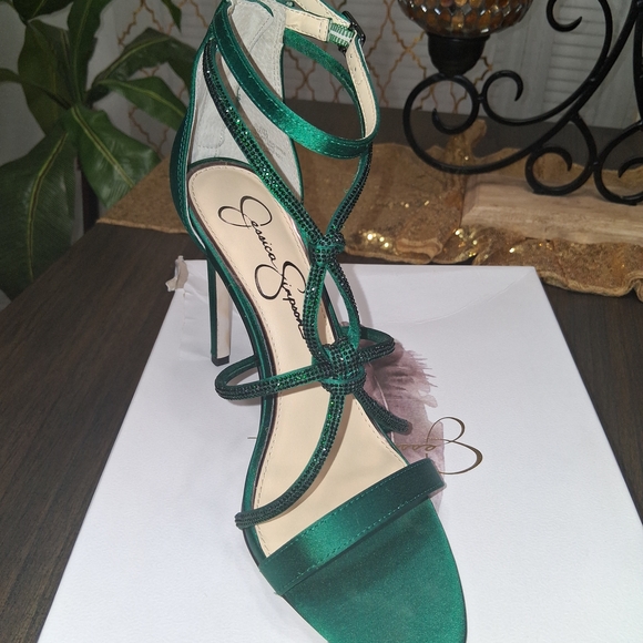 *Brand New* Jessica Simpson Emerald Strappy Heels Size 9 - Picture 2 of 5